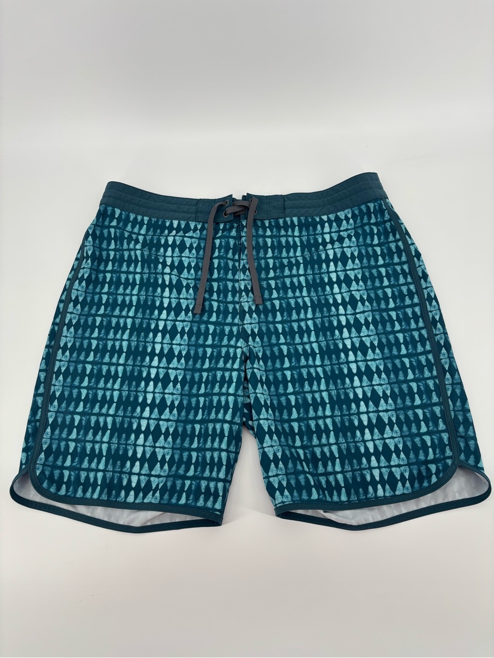 prAna Fenton Boardshorts Men 36 Blue Geometric Swim Trunks‎ 9" Inseam Stretch